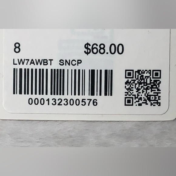 Lululemon NWT Hotty Hot Sonic Pink LR,4”,Size-8 🩷 - Picture 12 of 12